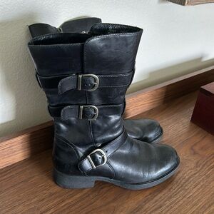 Born black leather boots